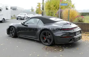 Porsche 911 Turbo Touring Cabrio - Foto spia 15-10-2025