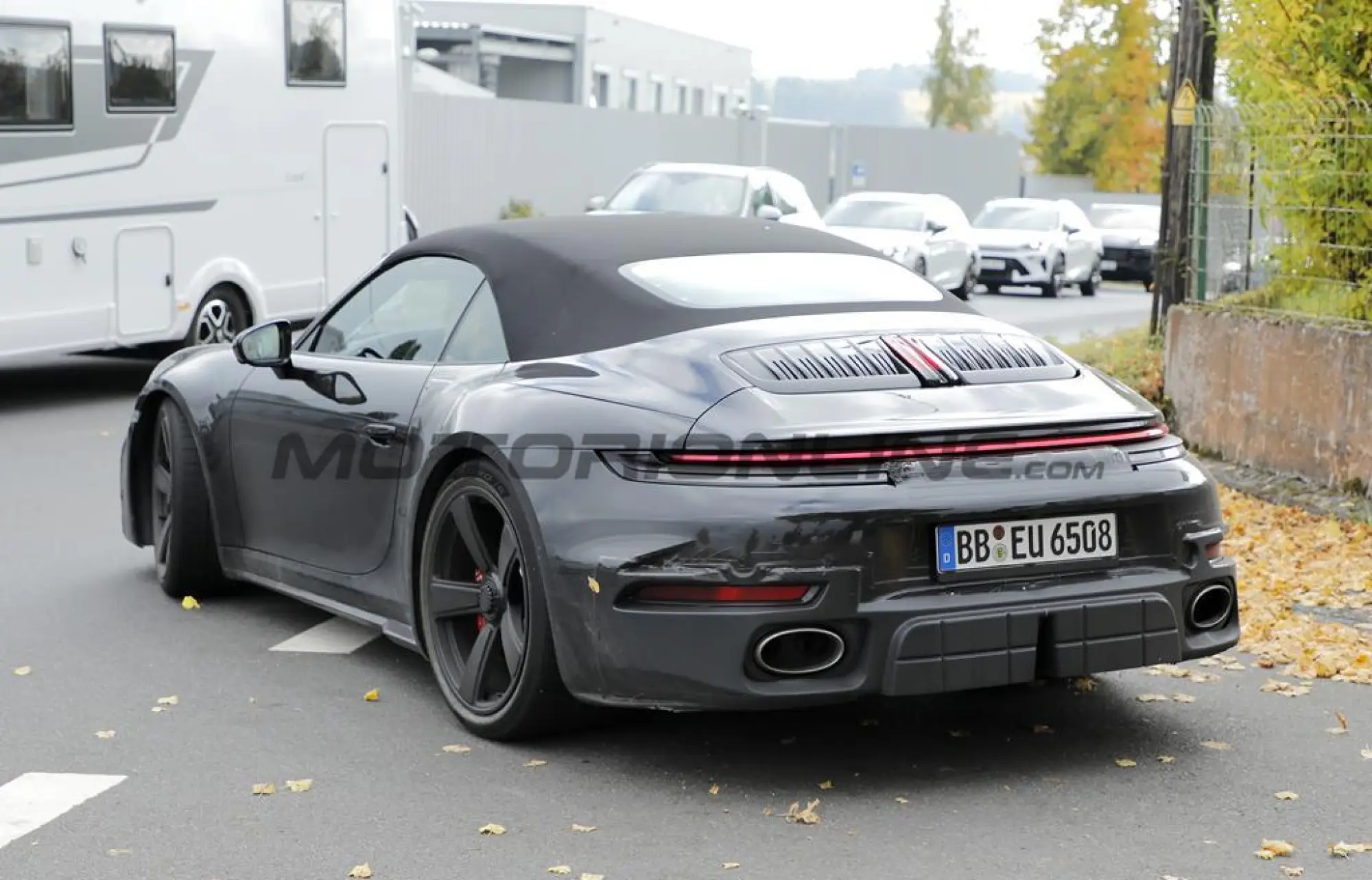 Porsche 911 Turbo Touring Cabrio - Foto spia 15-10-2025 - 9