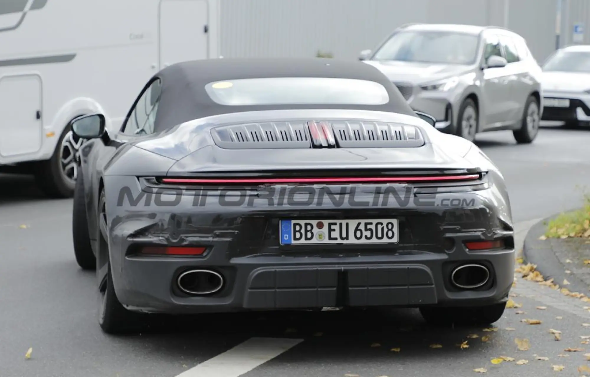Porsche 911 Turbo Touring Cabrio - Foto spia 15-10-2025 - 7