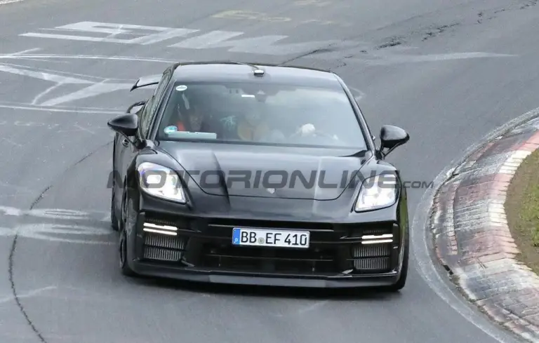 Porsche Panamera Turbo GT 2027 - Foto spia 20-10-2025 - 1