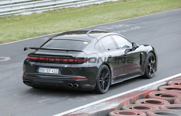 Porsche Panamera Turbo GT 2027 - Foto spia 20-10-2025 - 5