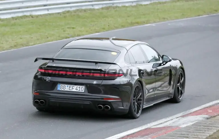 Porsche Panamera Turbo GT 2027 - Foto spia 20-10-2025 - 7
