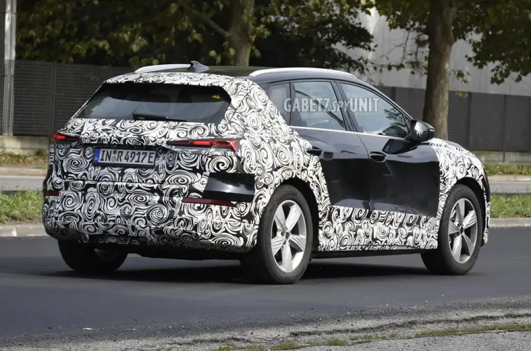 Audi Q4 e-tron 2026 - Foto spia 27-10-2025 - 2