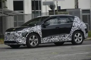 Audi Q4 e-tron 2026 - Foto spia 27-10-2025