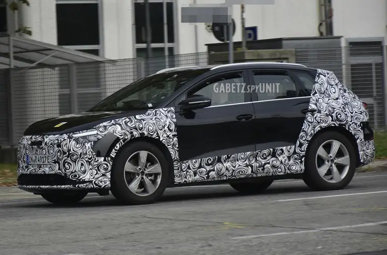 Audi Q4 e-tron 2026 - Foto spia 27-10-2025 - 8