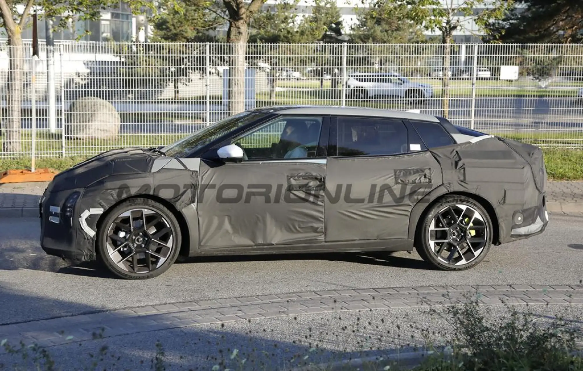 Kia EV4 GT - Foto spia 29-10-2025 - 10