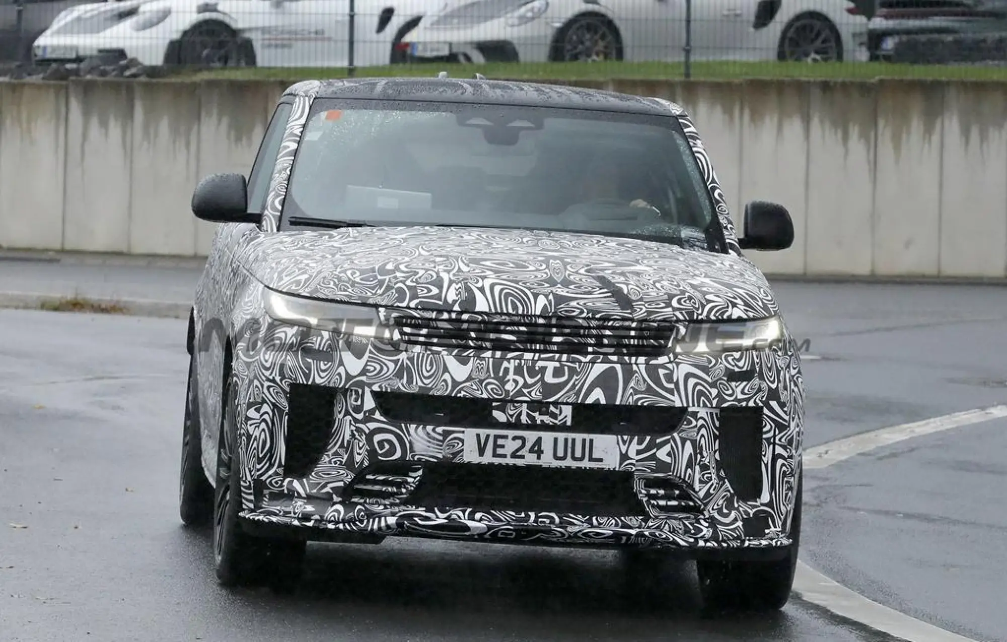 Range Rover Sport SV 2027 - Foto spia 30-10-2025 - 1
