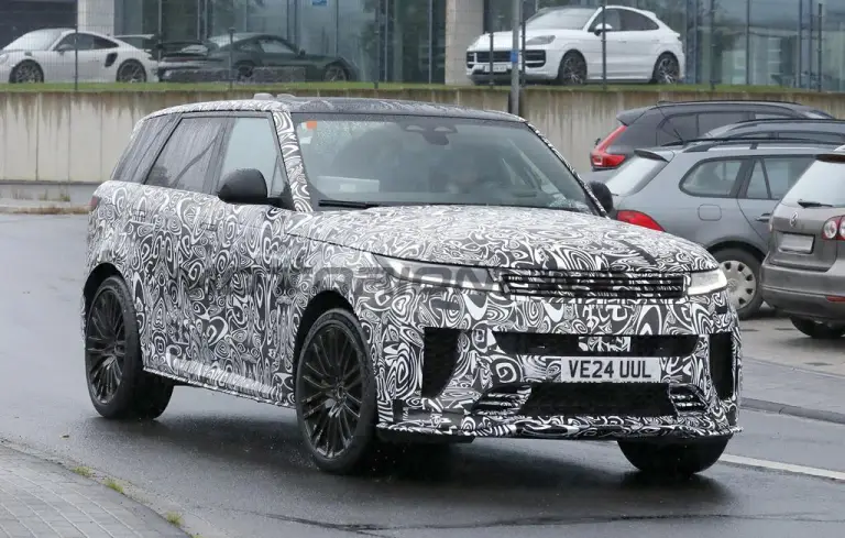 Range Rover Sport SV 2027 - Foto spia 30-10-2025 - 6