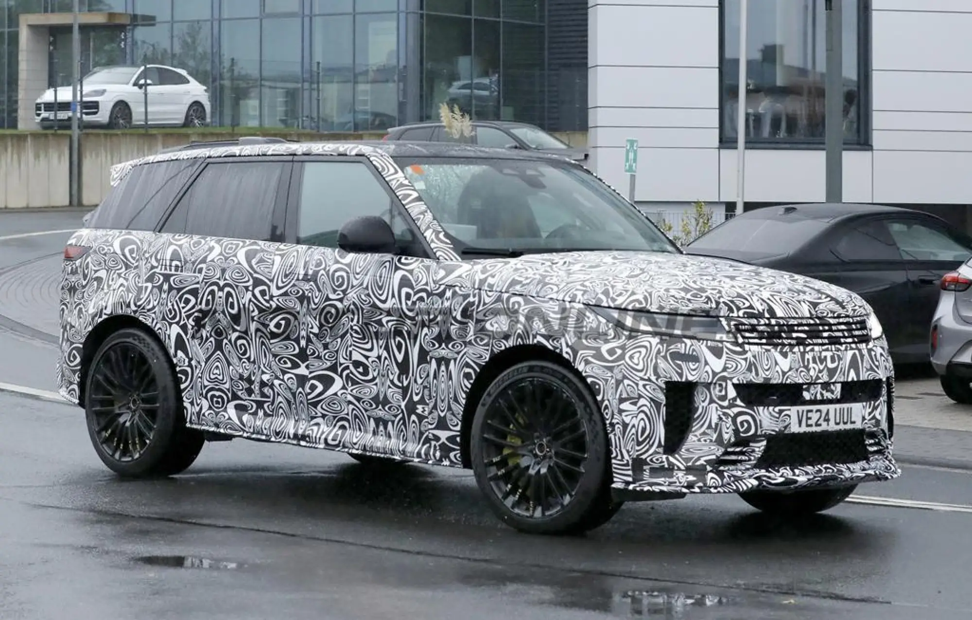 Range Rover Sport SV 2027 - Foto spia 30-10-2025 - 8