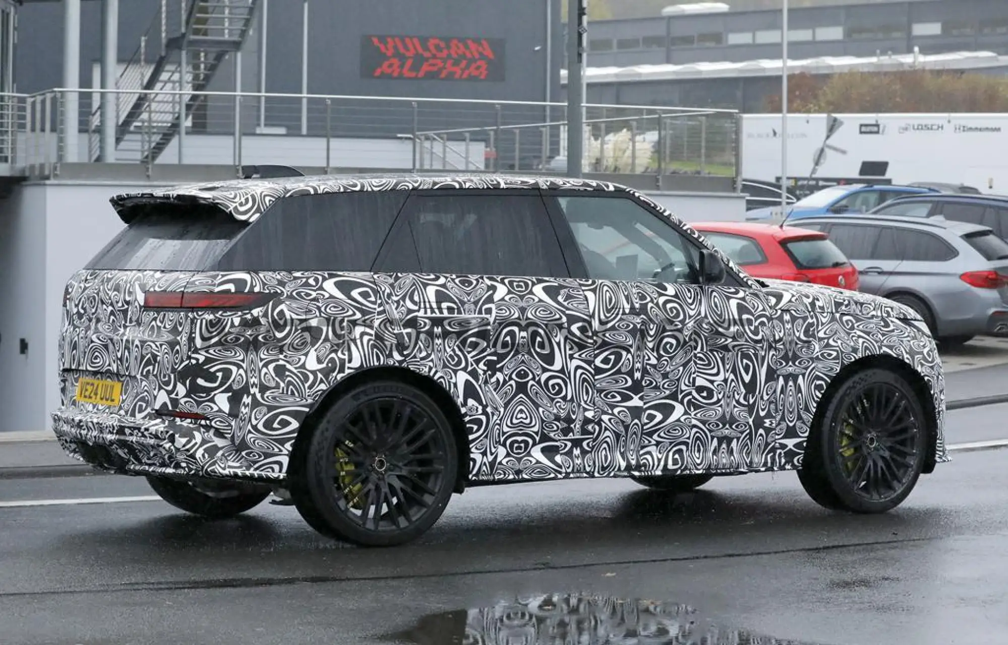 Range Rover Sport SV 2027 - Foto spia 30-10-2025 - 11
