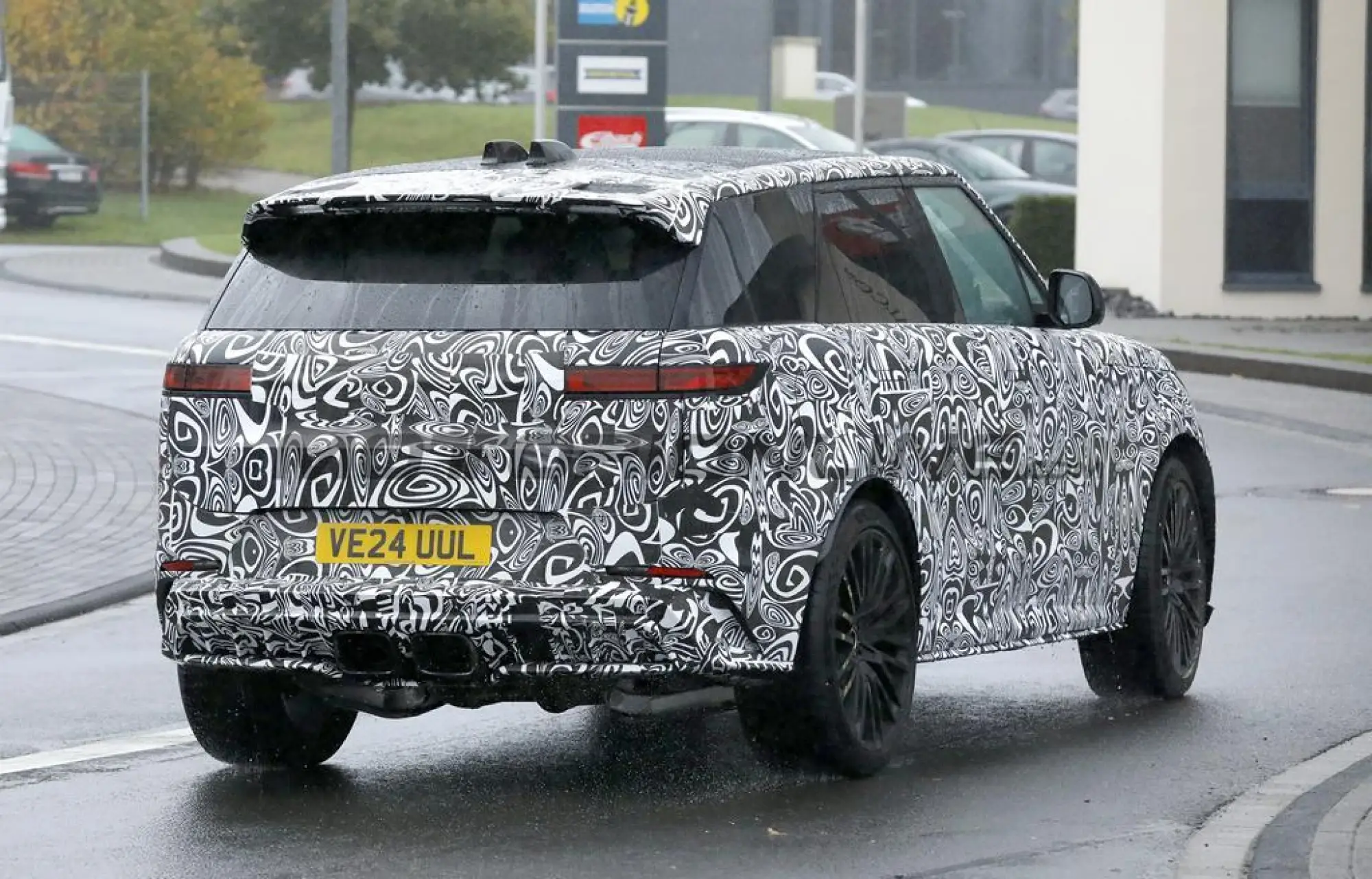 Range Rover Sport SV 2027 - Foto spia 30-10-2025 - 7