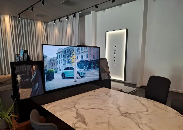 Display Samsung - Concessionari Stellantis - 2