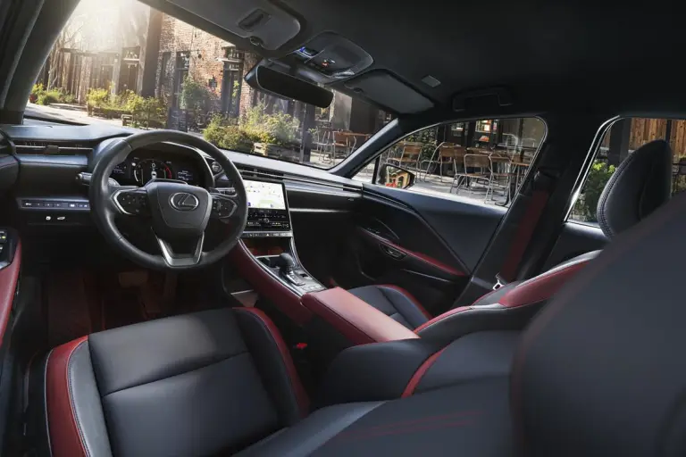 Lexus LBX Vibrant Edition - 18