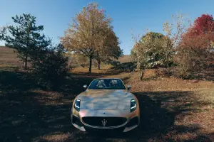 Maserati GranTurismo Rosso Velluto e GranCabrio Oro Lirico