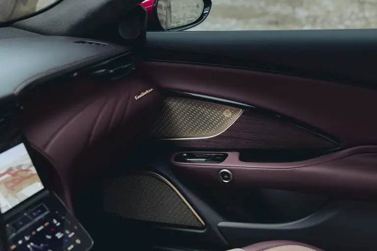 Maserati GranTurismo Rosso Velluto e GranCabrio Oro Lirico - 18