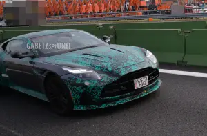 Aston Martin DB12 - Foto spia 10-11-2025