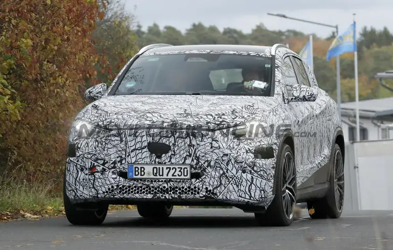 Mercedes-AMG GLA 35 2027 - Foto spia 11-11-2025 - 1