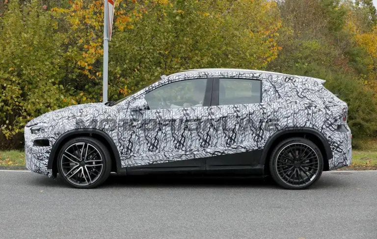 Mercedes-AMG GLA 35 2027 - Foto spia 11-11-2025 - 6