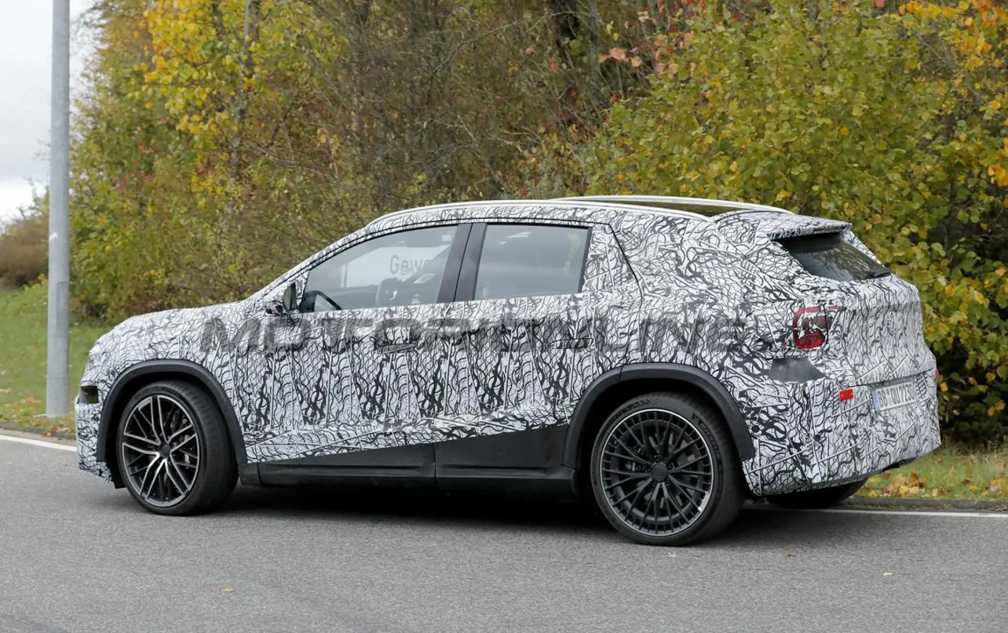 Mercedes-AMG GLA 35 2027 - Foto spia 11-11-2025 - 9