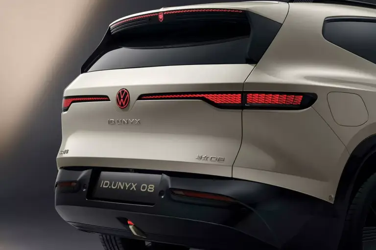 Volkswagen ID Unyx 08 - 11
