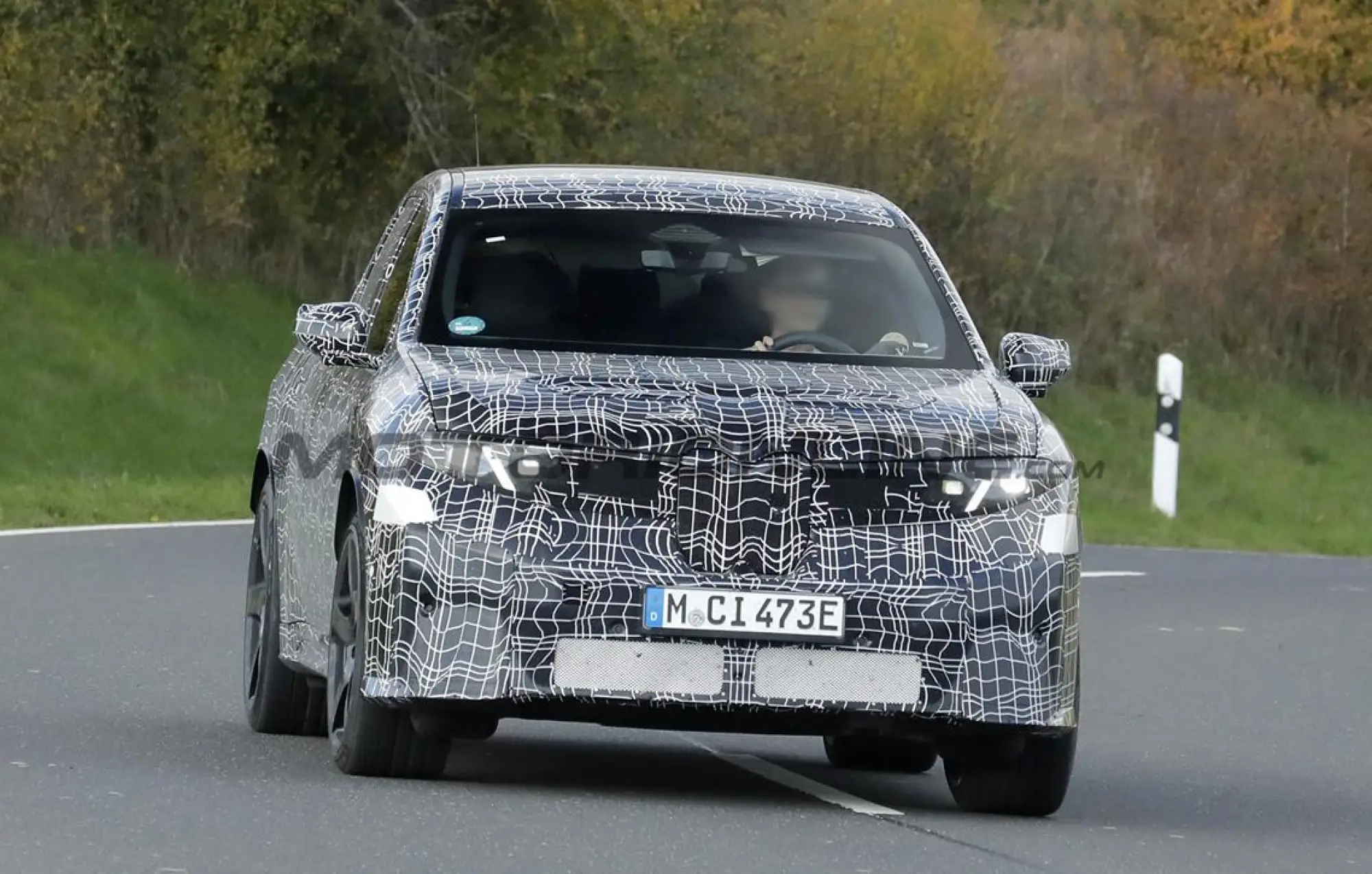 BMW iX3 M - Foto spia 13-11-2025 - 1