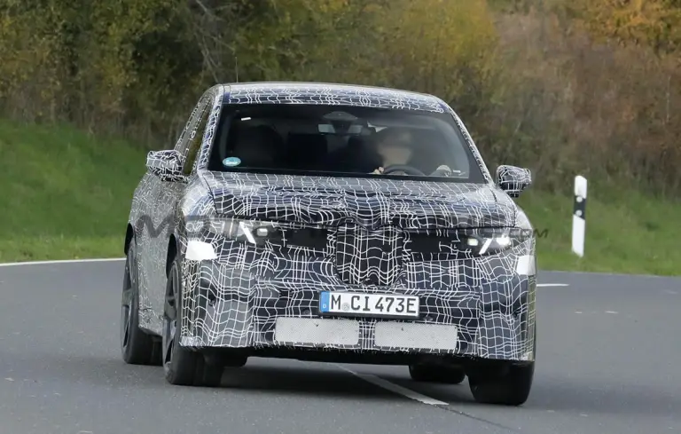 BMW iX3 M - Foto spia 13-11-2025 - 1