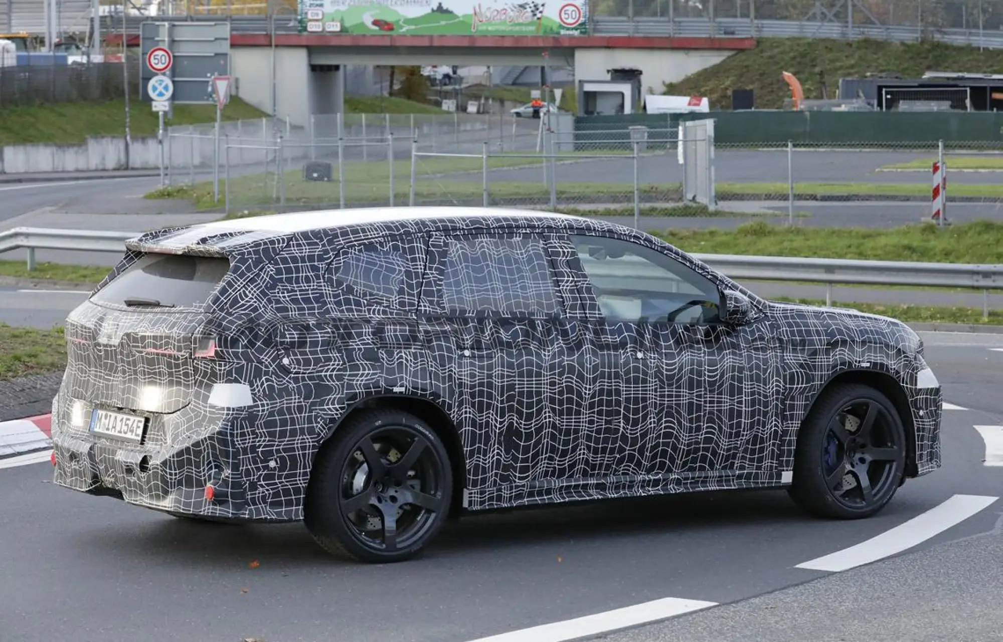 BMW iX3 M - Foto spia 13-11-2025 - 13