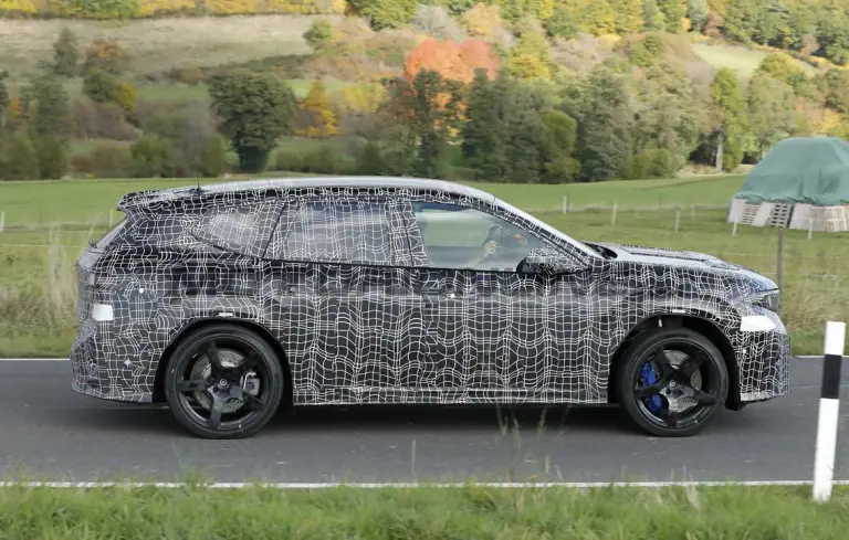 BMW iX3 M - Foto spia 13-11-2025 - 5