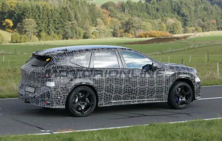 BMW iX3 M - Foto spia 13-11-2025 - 15