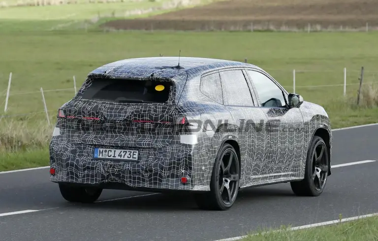 BMW iX3 M - Foto spia 13-11-2025 - 8