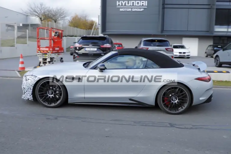 Mercedes AMG SL - Foto spia 13-11-2025 - 14