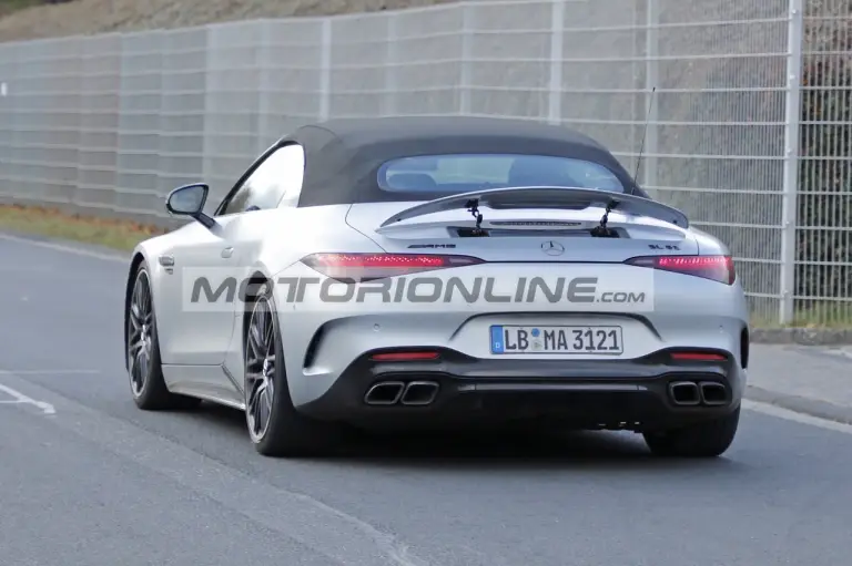 Mercedes AMG SL - Foto spia 13-11-2025 - 13
