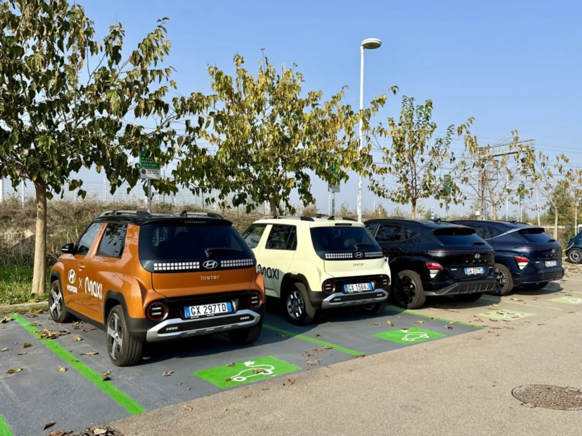 Hyundai e Maxi Mobility - Corporate rent EV - 3