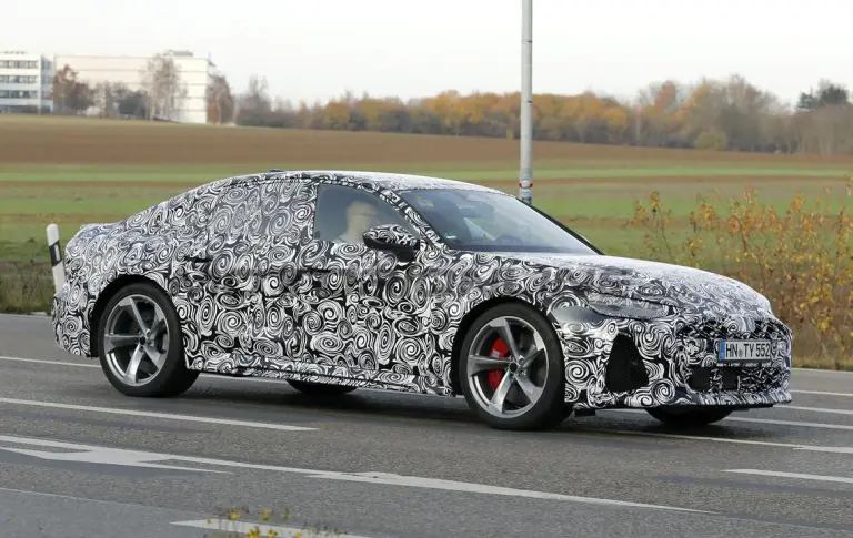 Audi RS6 2027 - Foto spia 17-11-2025 - 4