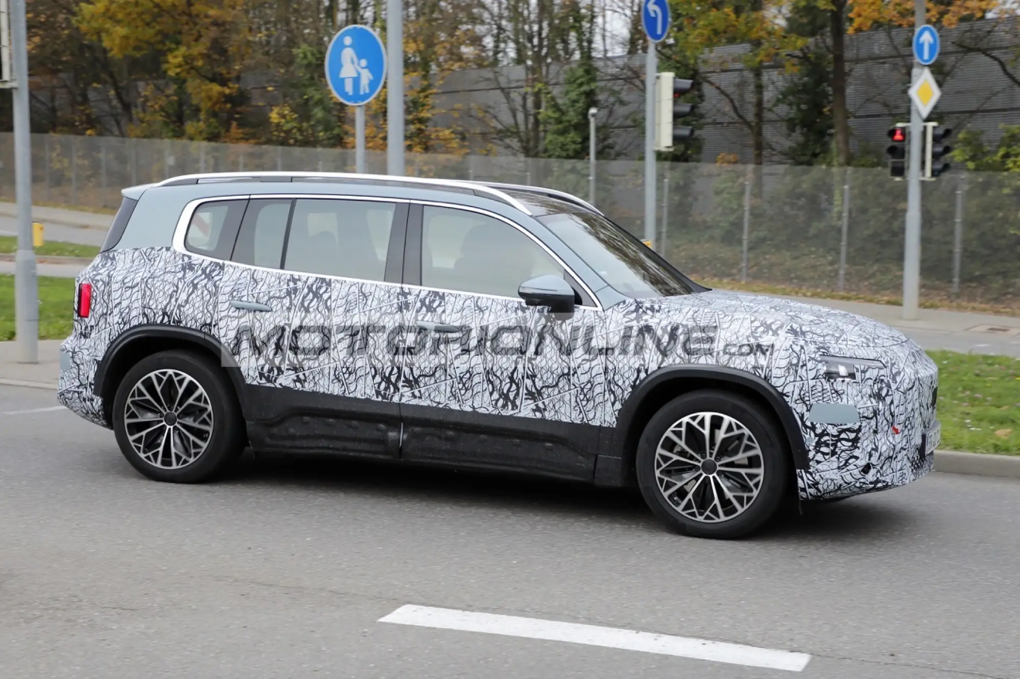 Mercedes GLB - Foto spia 17-11-2025 - 4