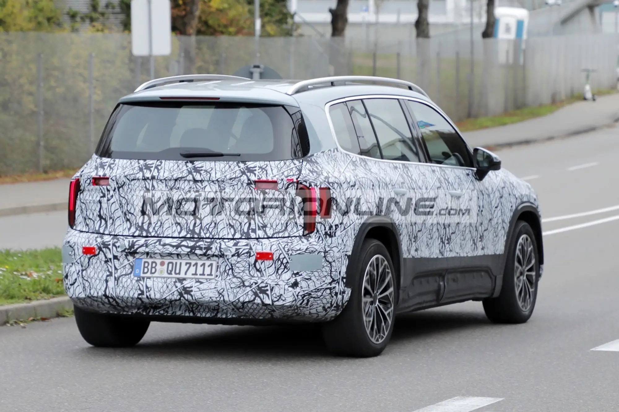 Mercedes GLB - Foto spia 17-11-2025 - 10