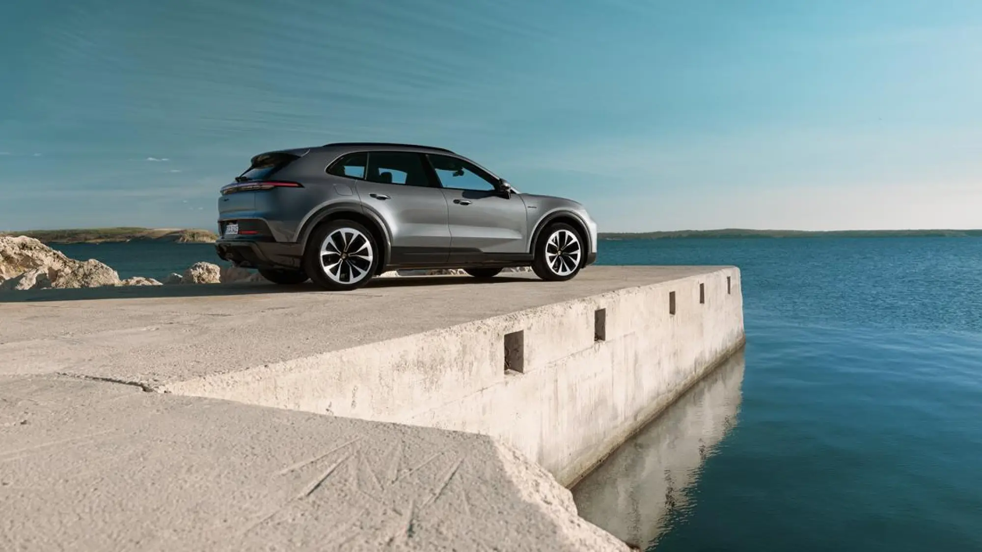 Porsche Cayenne Electric - 14