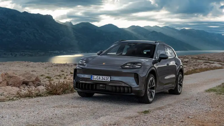 Porsche Cayenne Electric - 3