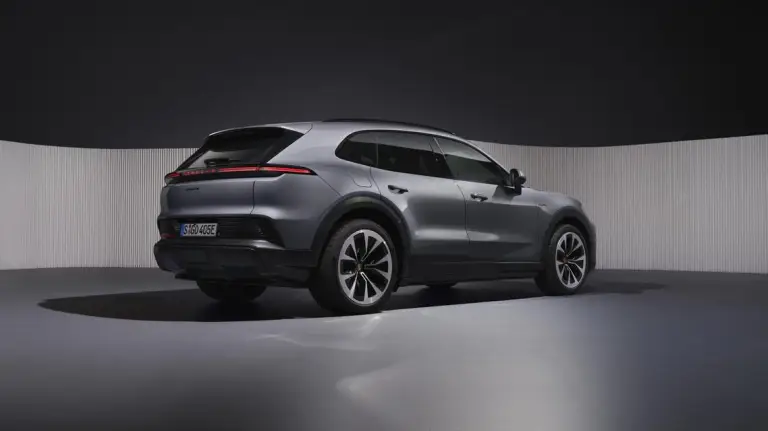 Porsche Cayenne Electric - 42