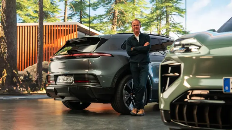 Porsche Cayenne Electric - 48