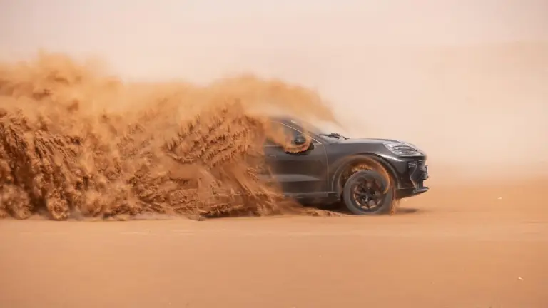 Porsche Cayenne Electric - Foto Dubai - 8