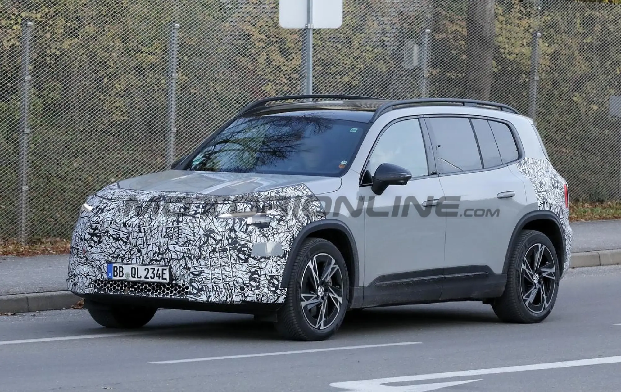 Mercedes GLB 2026 - Foto spia 21-11-2025 - 1