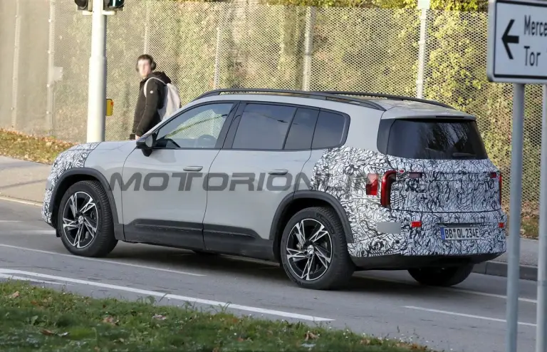 Mercedes GLB 2026 - Foto spia 21-11-2025 - 6