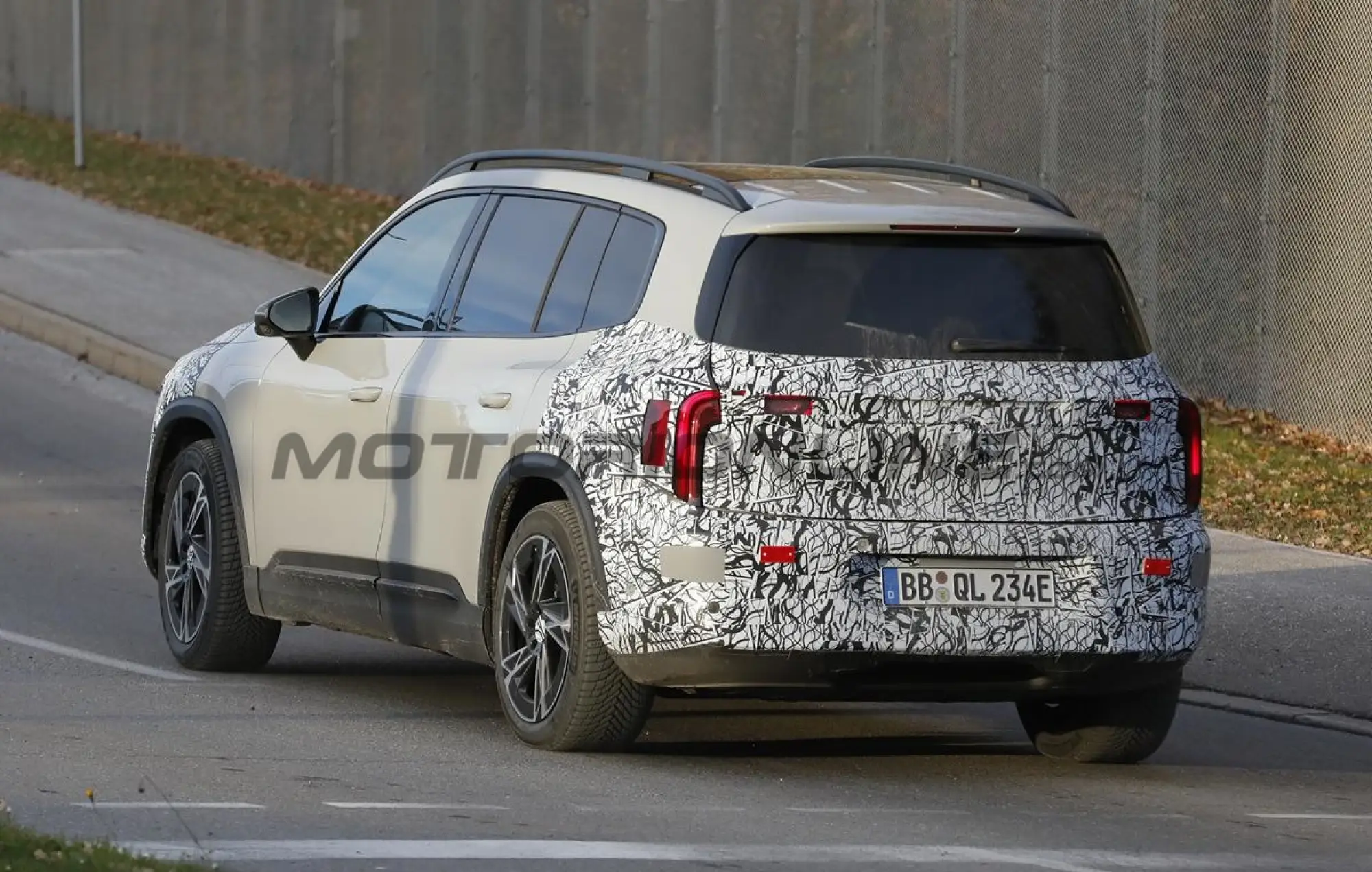 Mercedes GLB 2026 - Foto spia 21-11-2025 - 8