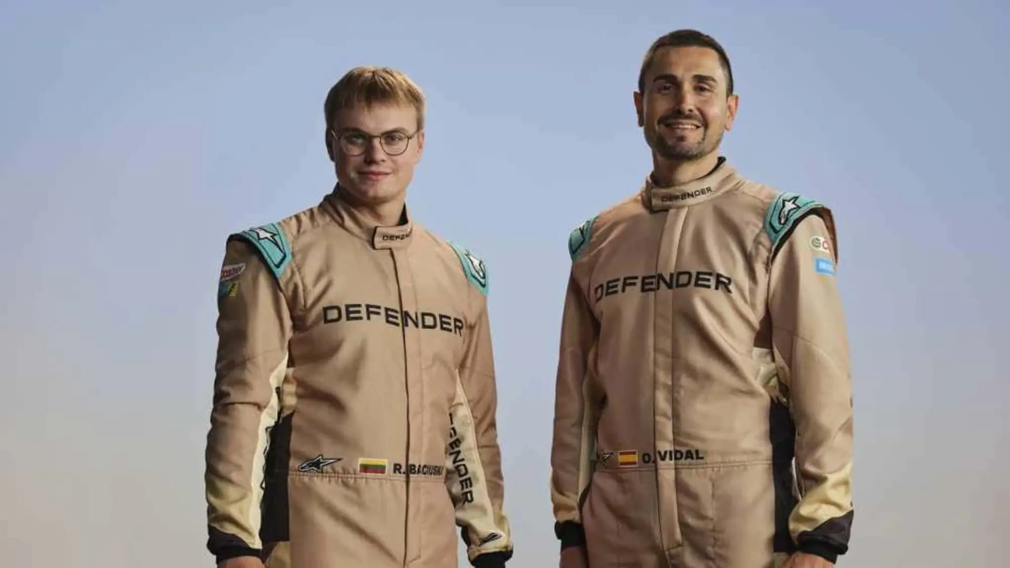 Defender Dakar D7X-R - 2