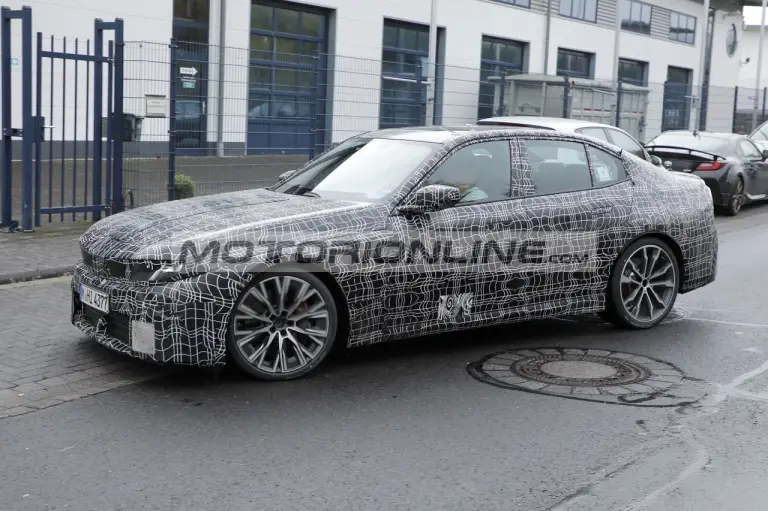 BMW Serie 3 e i3 2027 - Foto spia - 18