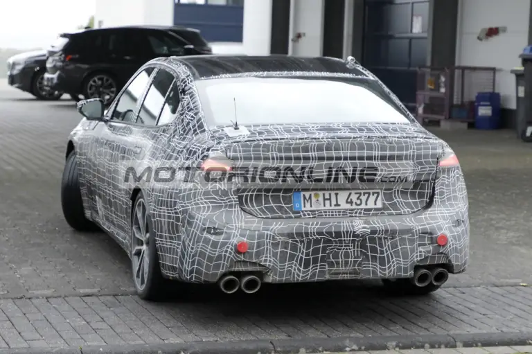 BMW Serie 3 e i3 2027 - Foto spia - 19