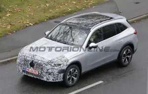 Mercedes GLC 2026 - Foto spia 01-12-2025