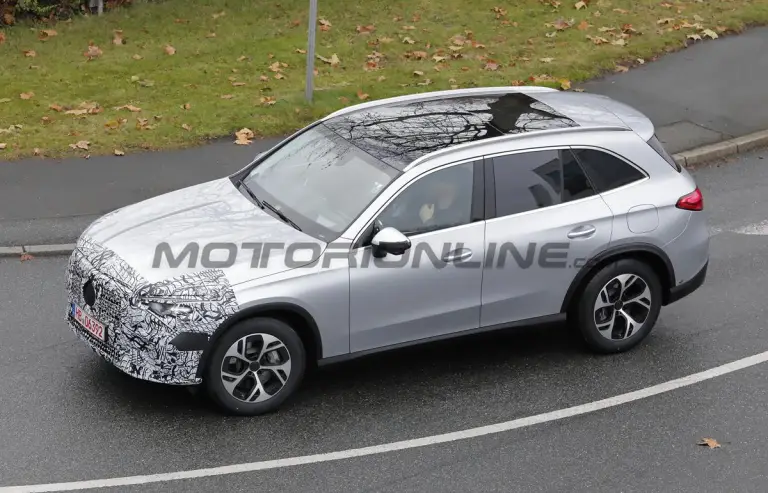 Mercedes GLC 2026 - Foto spia 01-12-2025 - 3