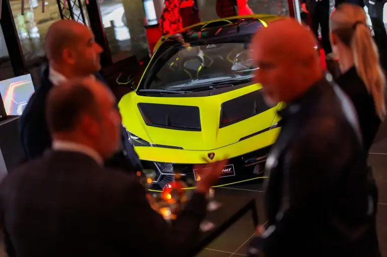 Lamborghini Praga - 23